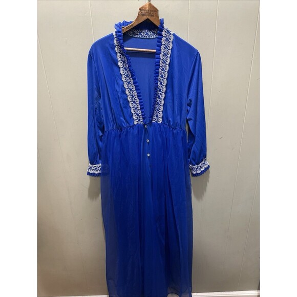 VTG 100% American Union Made ILGWU Embroidered Lace Ruffled Trim Romper Gown Med - Picture 1 of 10